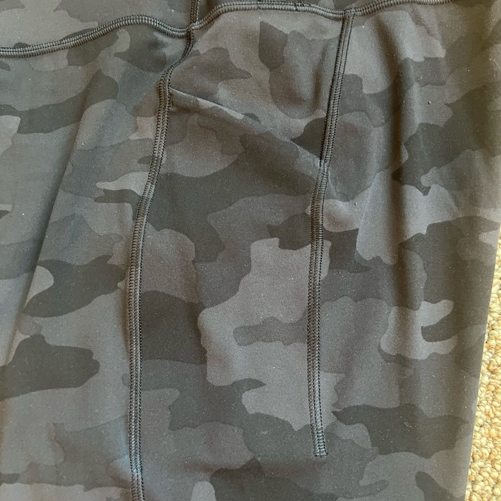 Lululemon Align 25” HR Black Camo Deep Coal Multi with Pockets Leggings Size 14 - Picture 5 of 5